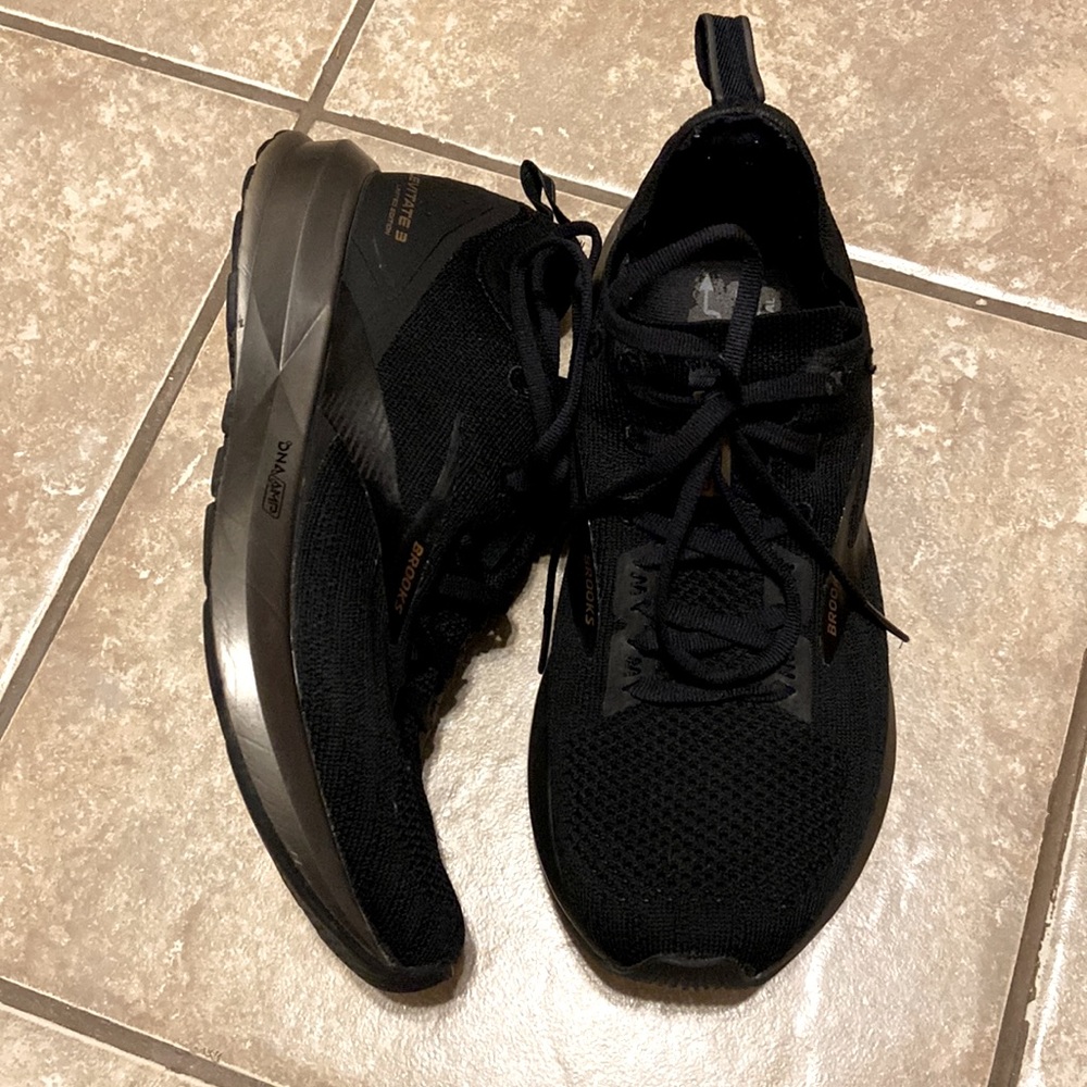 Levitate 3 Limited Edition Brooks Running Shoes
